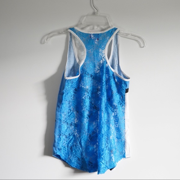 Hello kitty tank top ๐ - Picture 2 of 4